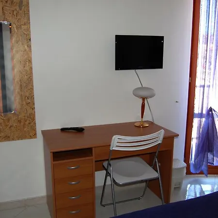 לינה וארוחת בוקר La Casa Di Anna מטרה